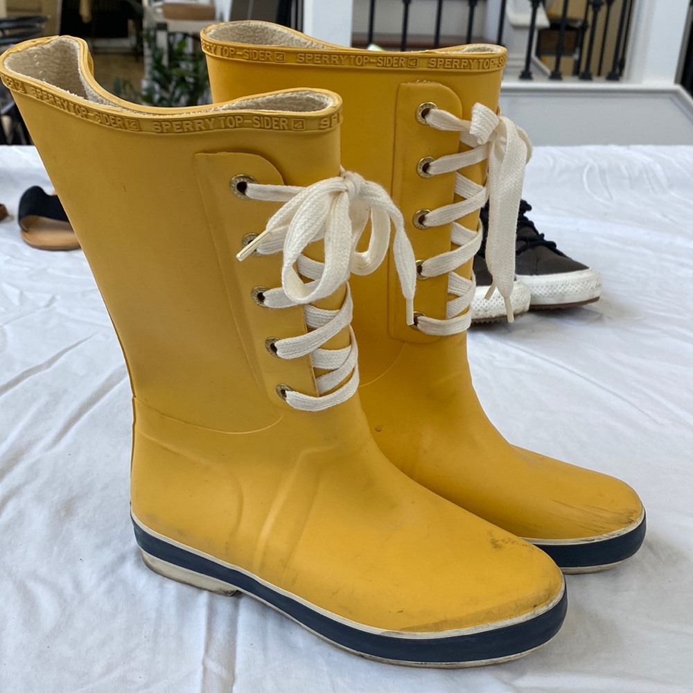 SPERRY rain boots size 7w